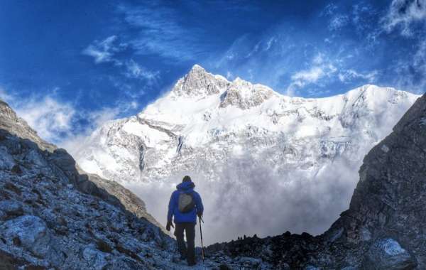 Exploring the Enchanting Beauty of the Goechala Trek: A Himalayan Adventure