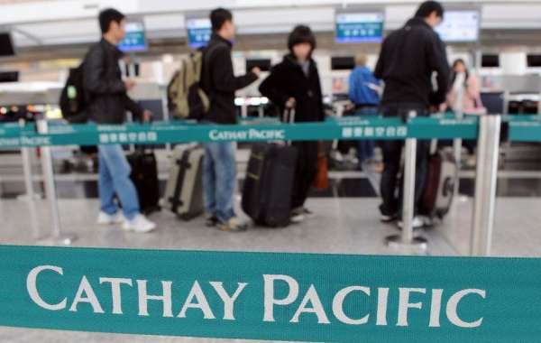 How Much baggage is allowed on Cathay Pacific Airline?