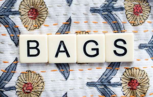 Customization in Toiletry Bag Manufacturing: Tailoring Travel Essentials to Individual Needs