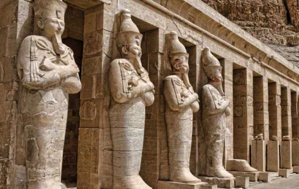 Egypt Unveiled: Exploring Ancient Wonders with a Tour Guide