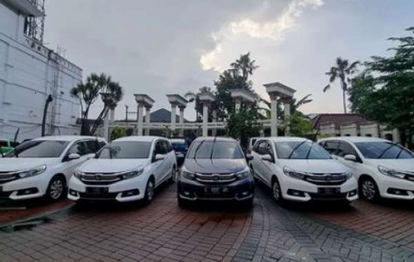 Memudahkan Mobilitas Anda: Keuntungan Sewa Mobil di Surabaya