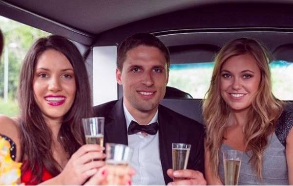 In the Lap of Luxury with Stretch Limo Toronto