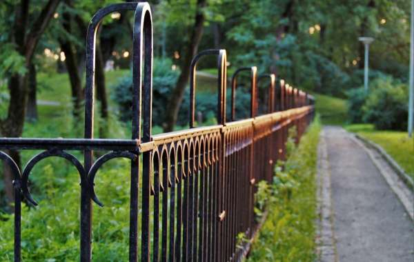 Vinyl Fence Toronto: The Ultimate Solution for Property Owners in the GTA