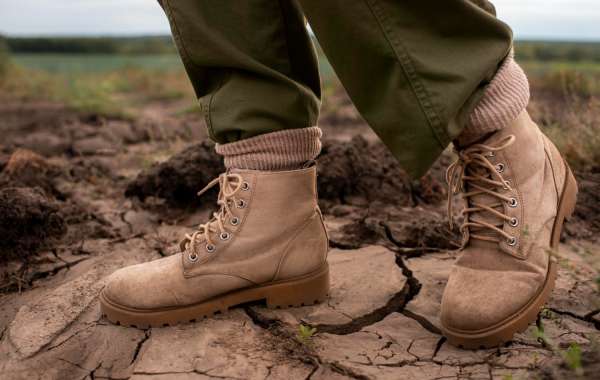 10 Essential Features to Look for When Choosing Tactical Boots for