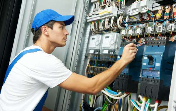 Why Hiring an Electrical Contractor in Dubai is Essential for Your Projects