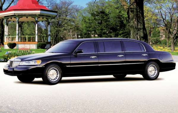 Experience the Best Airport Limo in Long Island with Town and Country Car Service