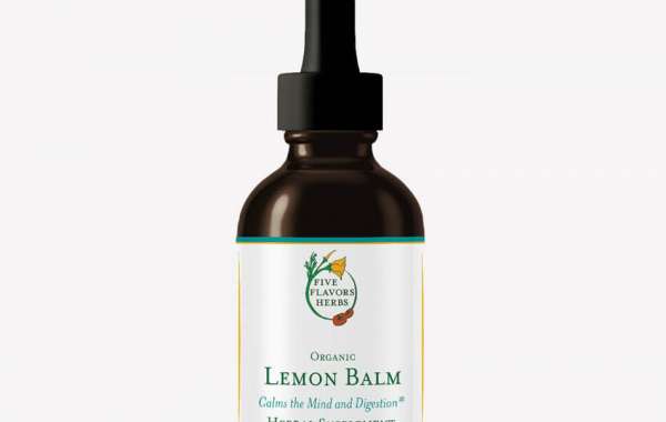 Lemon Balm Tincture: The Ultimate Nerve Tonic for Relaxation and Focus