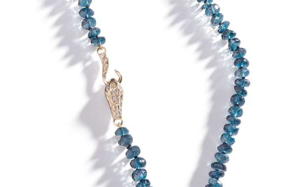 Timeless Treasures: The Charm of Personalized Necklaces