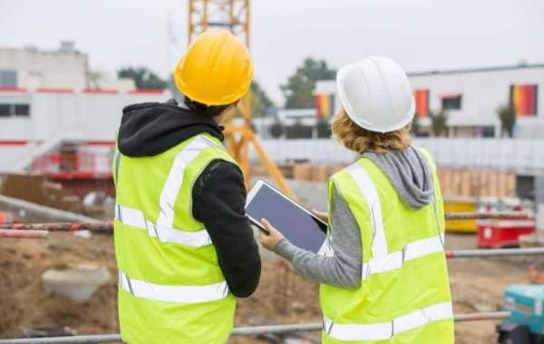 Why Are SMSTS Courses in London Essential for Your Construction Career?