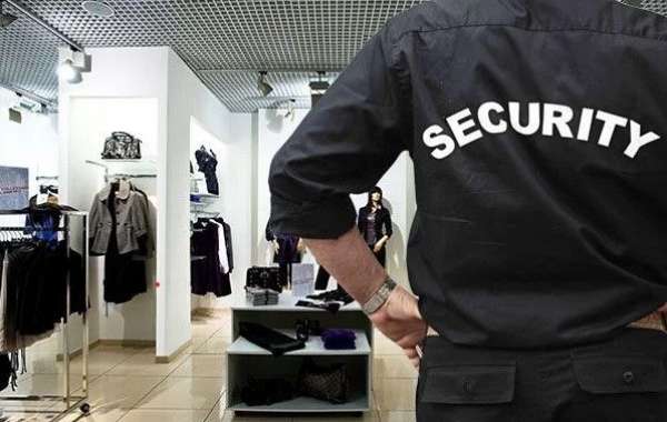 What Are the Main Responsibilities of a Retail Security Officer?