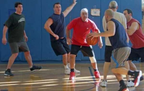 How Craig Raucher helps to sustain Staten Island basketball league all these years