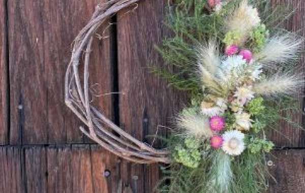 From Bouquets to Art: Transform Your Space with Dried Flowers