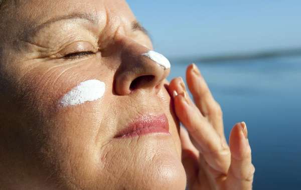 The Ultimate Guide to Choosing the Best Eye Cream for Wrinkles