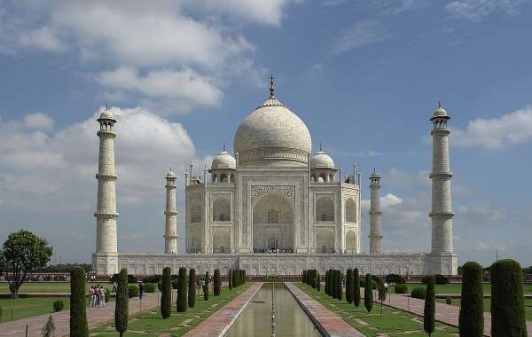 Delhi to Agra: A Trip to The Taj City