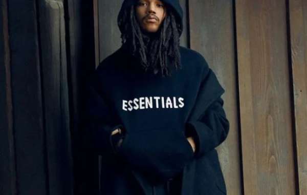 ESSENTIAL HOODIES: WHERE COMFORT MEETS STYLE