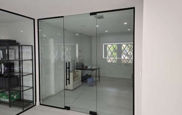 Transform Your Bathroom with Glass Shower Doors: A Guide to Style and Function