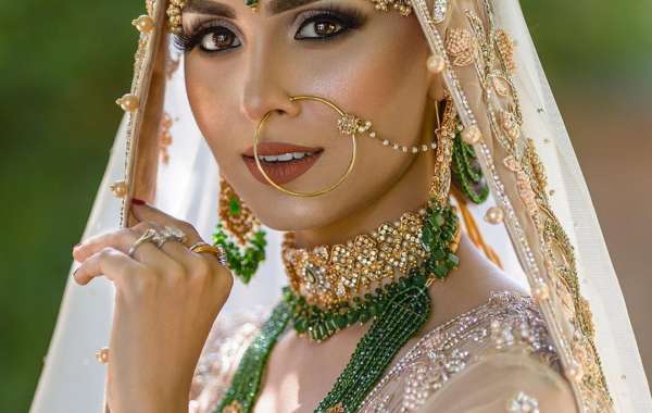 Bridal Makeup Trial in Noida: Why Every Bride Should Book One