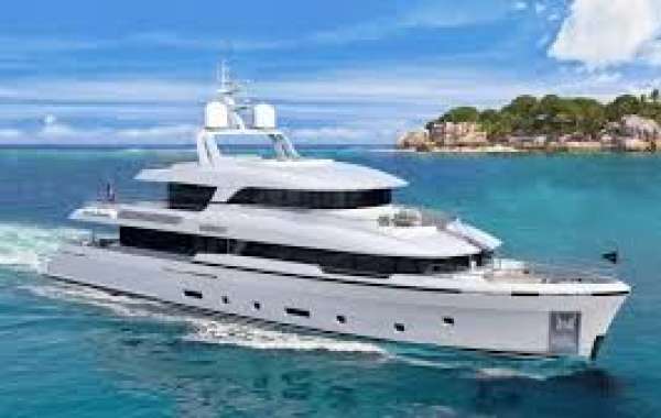 Top Yacht Builders in South Florida: Crafting Excellence on the Water