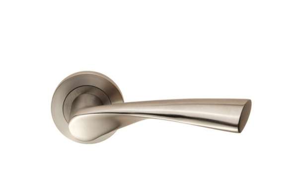 The Durability and Style of Stainless Steel Door Handles: A Modern Choice for London Homes