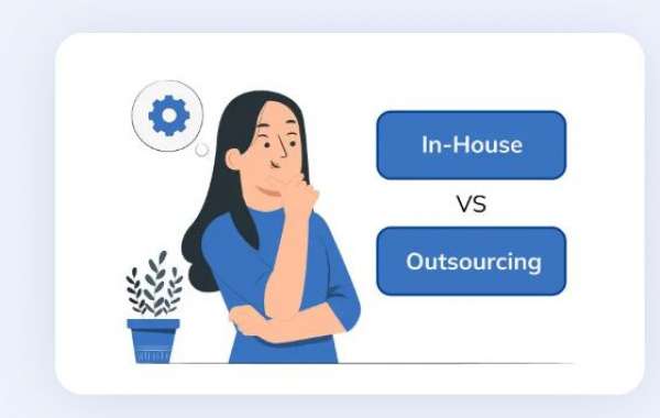 How to Weigh the Pros and Cons of In-House Development vs. Outsourcing for Startups