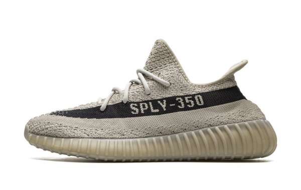 Yeezy shoes have transcended the sneaker kjlh655