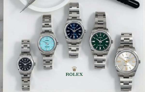 The Allure of Rolex Replicas: Why People Choose Them Over Authentic Watches