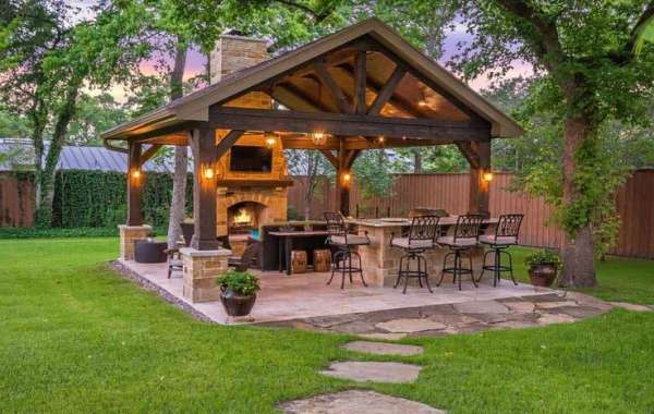 Decking Materials: A Guide to Choosing the Right Option for Your Outdoor Space