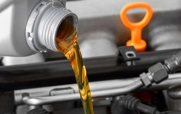 What Are the Benefits of Buying from the Best Engine Oil Shop in Lahore?
