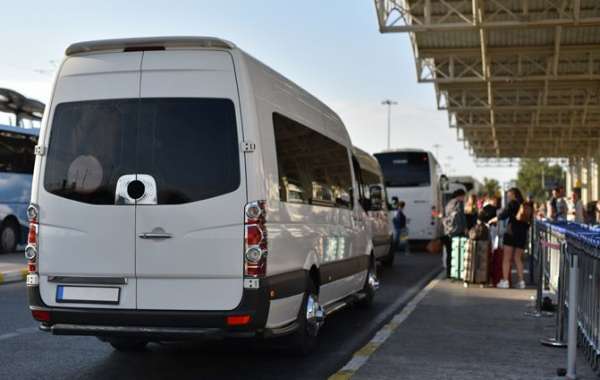 Family Outings Simplified: The Advantages of a 13-Seater Maxi Taxi