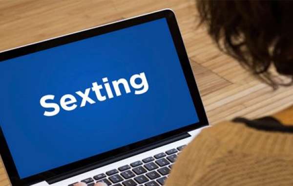 Snapchat Sexting and Telegram Sexting in the Age of Algorithmic Exposure