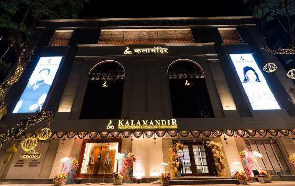 Exquisite Gold, Diamond, and Platinum Jewelry at Kalamandir Jewellers in Borivali