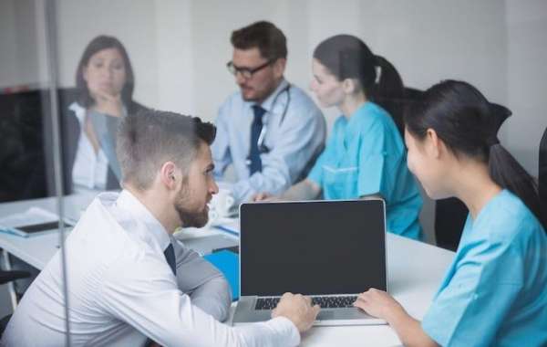 How to Get Medical Staffing Contracts and Grow Your Business