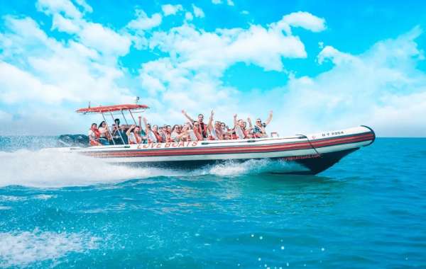 Love Boat Cruises for Couples Who Love to Dance | Speed Boat Tour Dubai