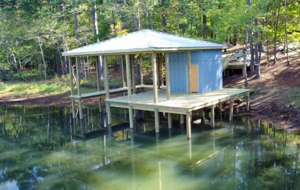 Choosing the Right Materials for Durable Deck Stairs ??