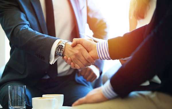 How a Business Contract Attorney Can Safeguard Your Interests
