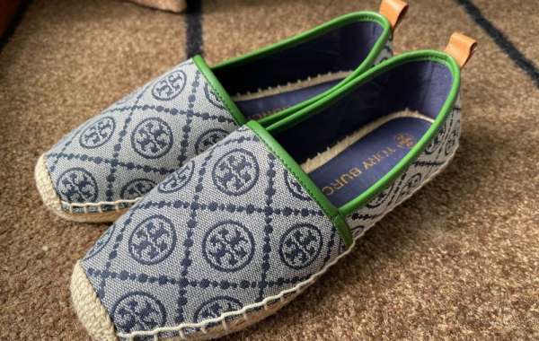 Tory Burch 鞋履時尚指南：優雅步履中的質感選擇