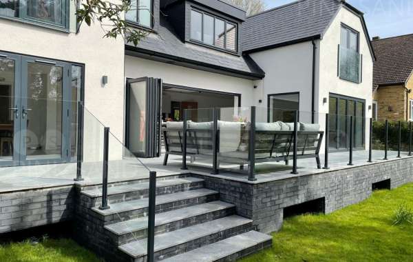 Modern Elegance: Why Glass Balustrades Are the Ultimate Choice for Contemporary Spaces