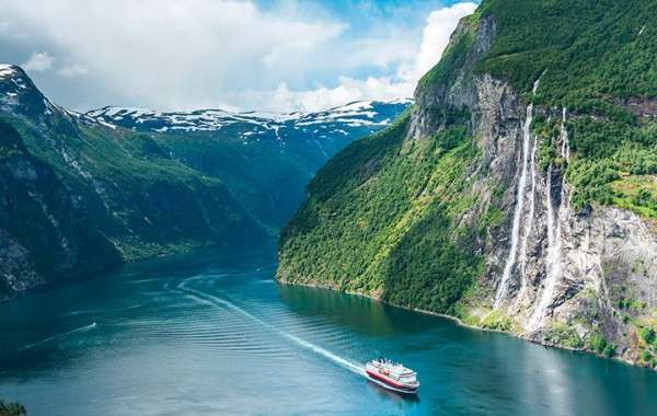 Why Are Norway’s Scenic Coastal Routes Worth Exploring?