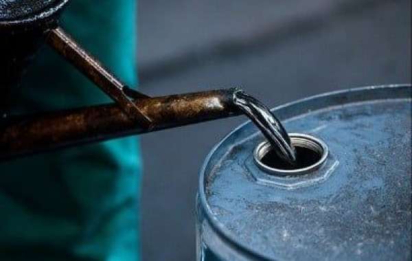 Reading the Barrel: Interpreting the Crude Oil Price Chart for 2026