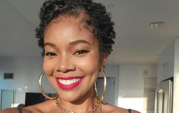 5 Quick and Easy Natural Hairstyles for Work Morning Routines