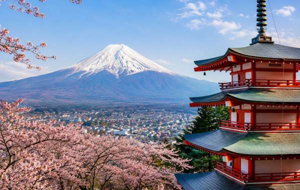 What Are the Best Scenic Train Routes to Explore in Japan?